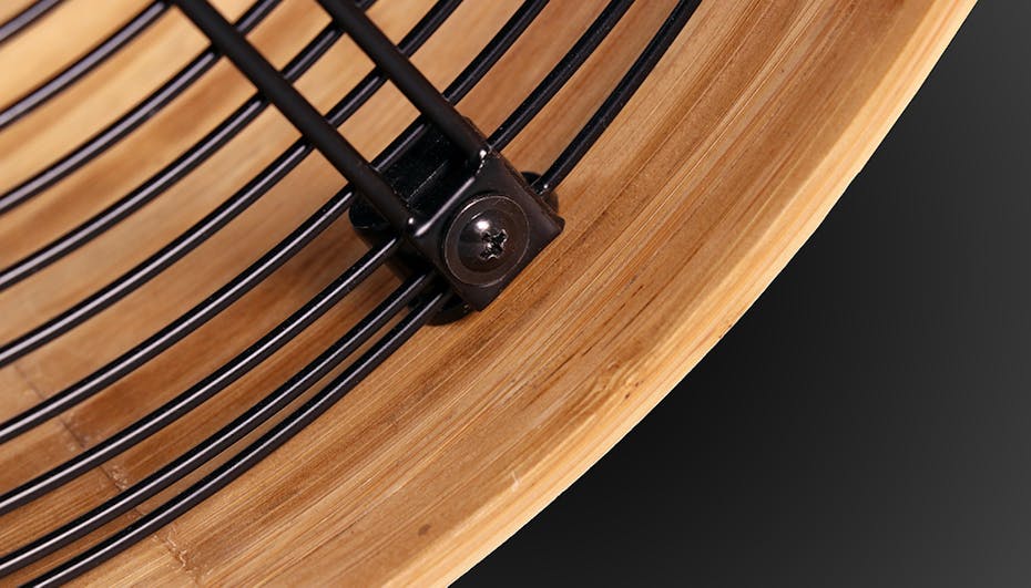 Zbliżenie na mocowanie kratki wentylatora Stadler Form Otto