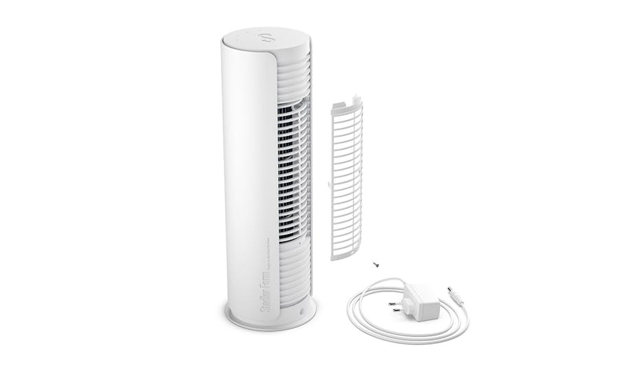 Widok na tył wentylatora Peter little z zmywalną kratką lotu powietrza i kablem