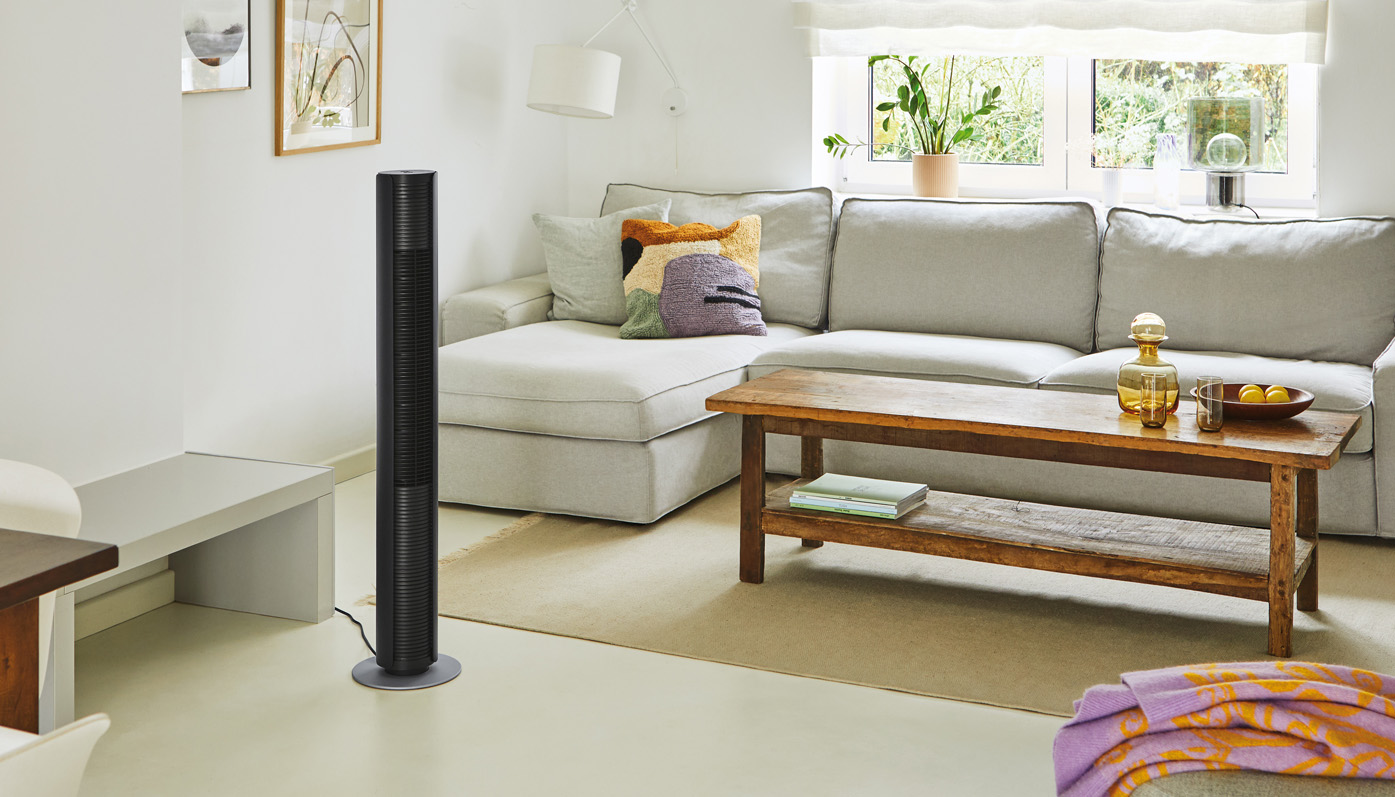 6 poziomów prędkości Wentylator Peter 2 czarny w jasnym pomieszczeniu