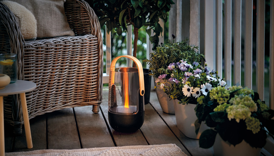 Sophie na balkonie z ciepłe popołudnie