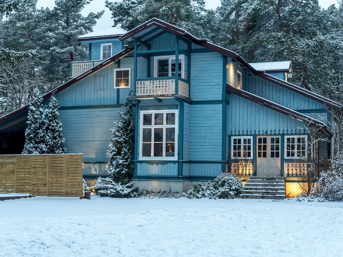 Jak ogrzać stary dom bez pieca i gazu?